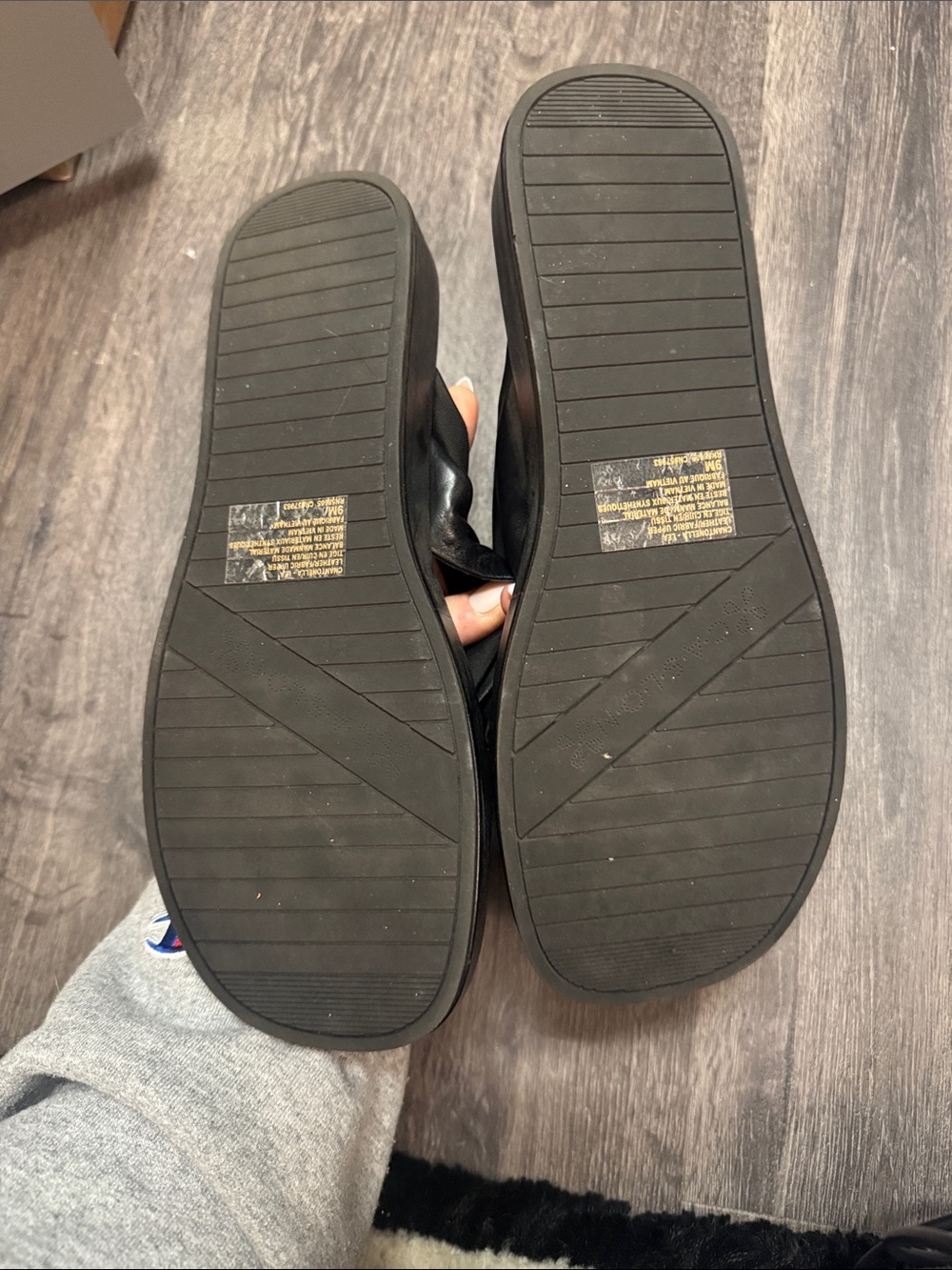 Caslon Black Platform Flip Flop Sandals Size 9 - Picture 2 of 3